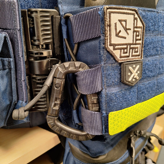 Plastik karabiin (must)