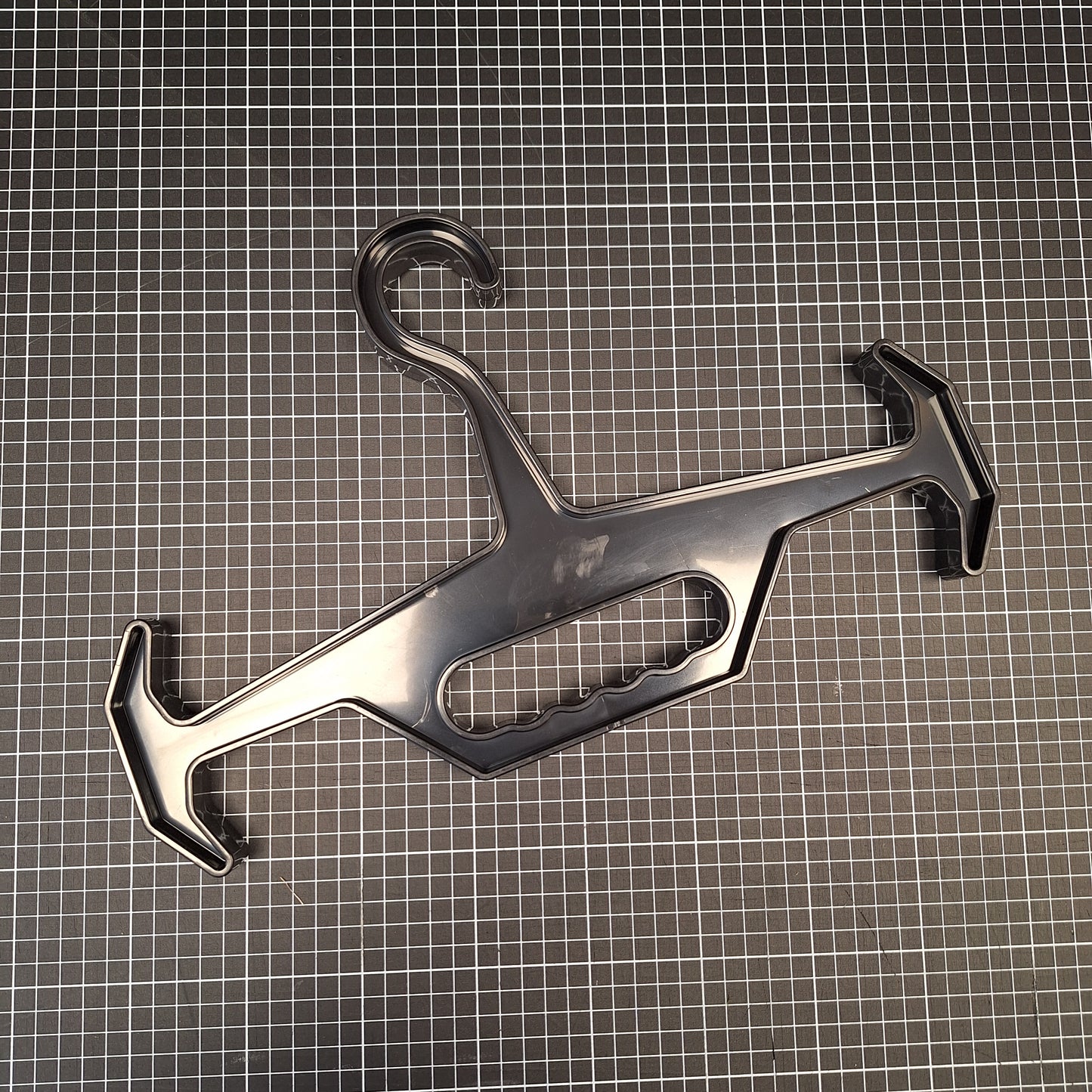 Tugev vesti riidepuu (must)